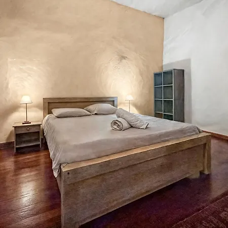 Evasion Chic Pres Des Arenes De Nîmes