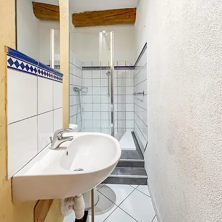 Evasion Chic Pres Des Arenes De Nîmes