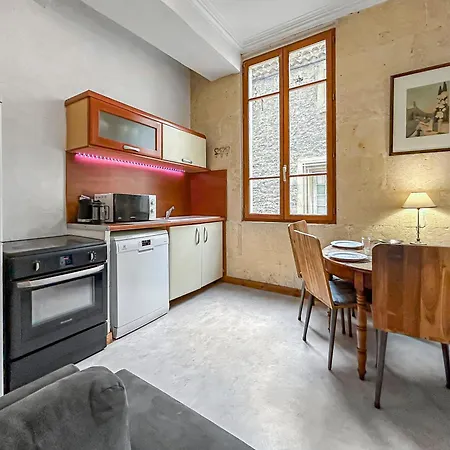 Evasion Chic Pres Des Arenes De Nîmes