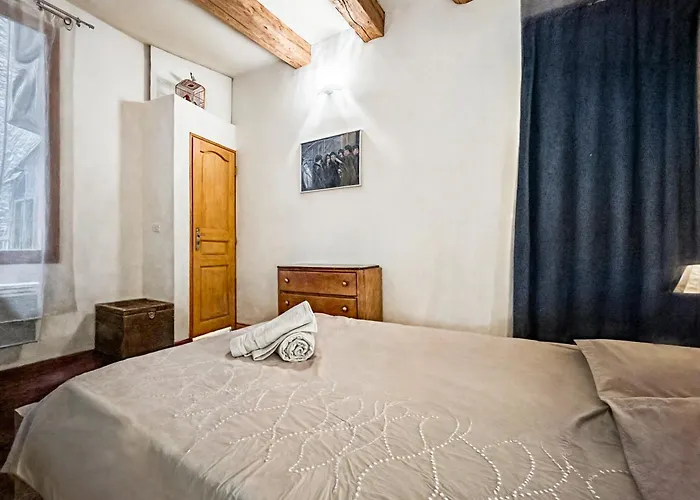 Evasion Chic Pres Des Arenes De