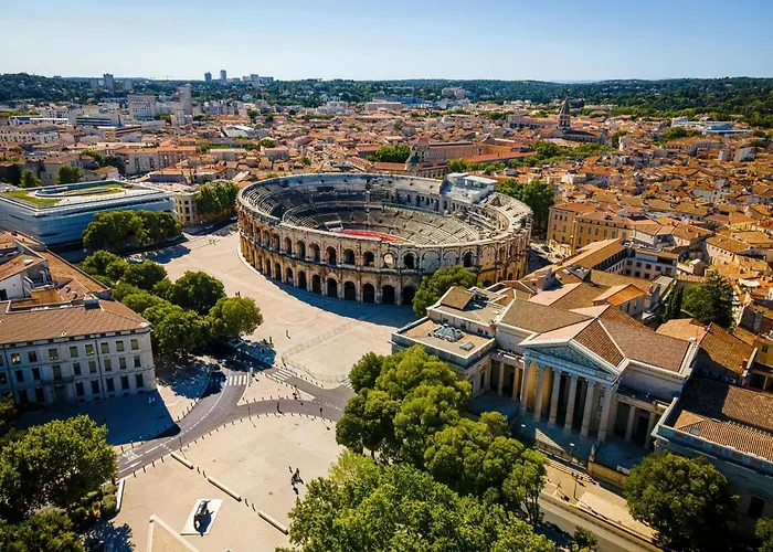 Evasion Chic Pres Des Arenes De *